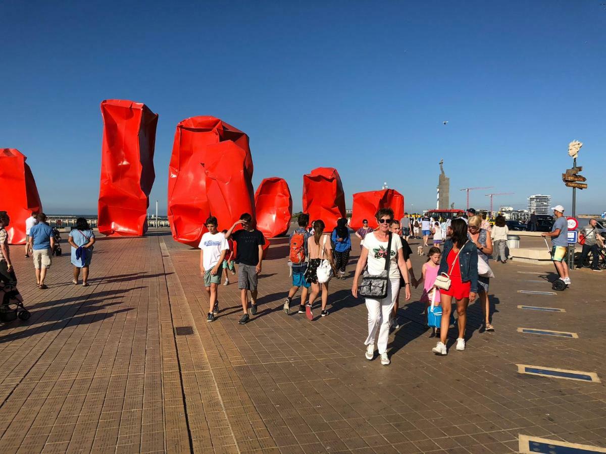 Panoramic View On Beach, Ships, Sea - Place To Be Oostende Exterior foto